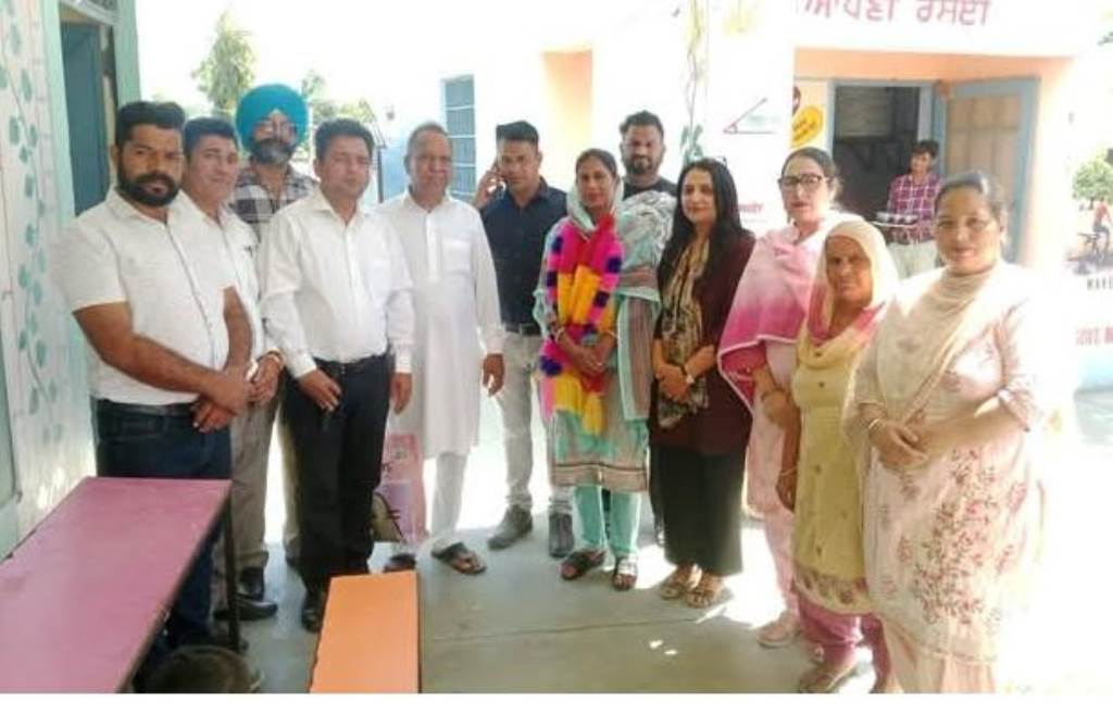 Babasaheb Dr Ambedkar Jis 135th birthday was celebrated in Karimpurs government school